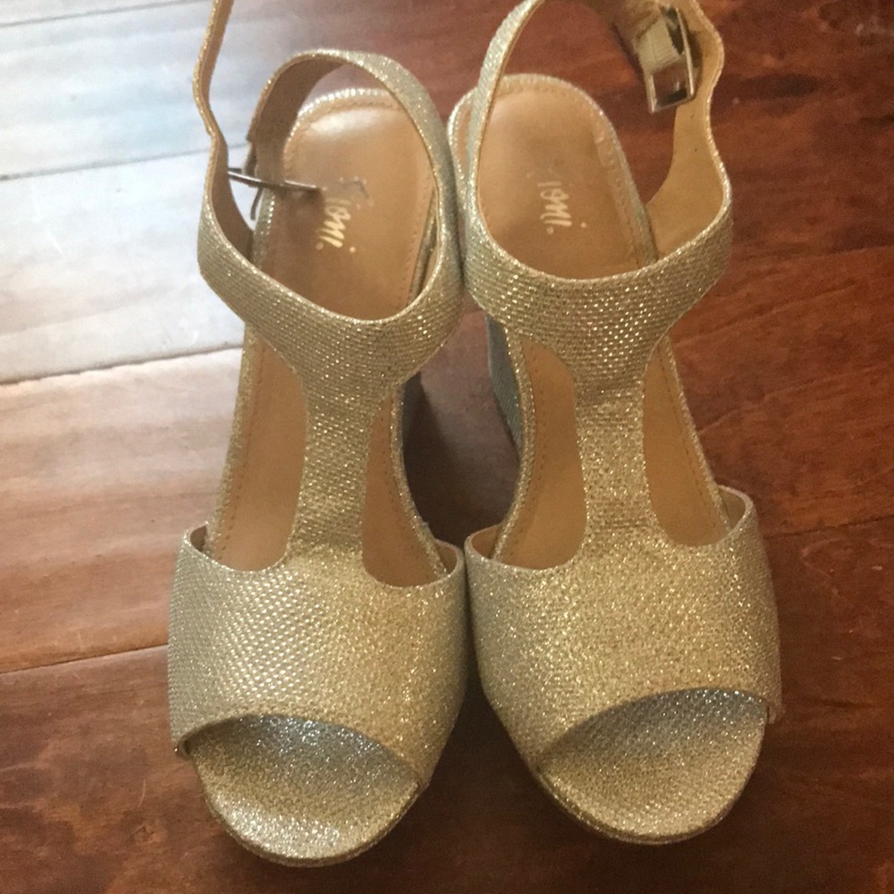 Silver Wedges